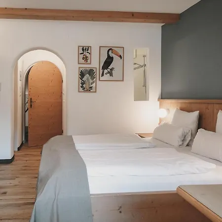Hotell & Tiroler Buam