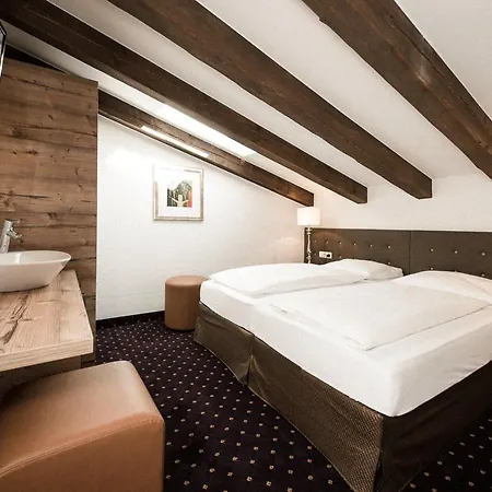 & Tiroler Buam Hotell 4*